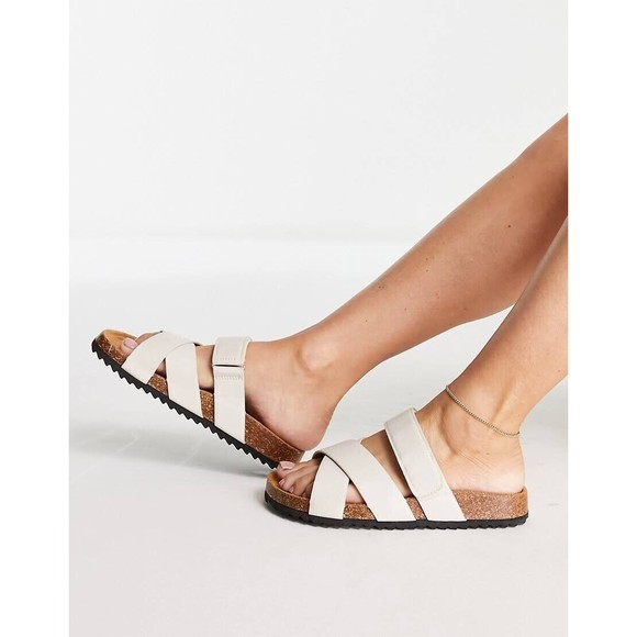 ASOS DESIGN Fiery double cross-strap flat sandals in Off White Size 8 - Picture 4 of 7